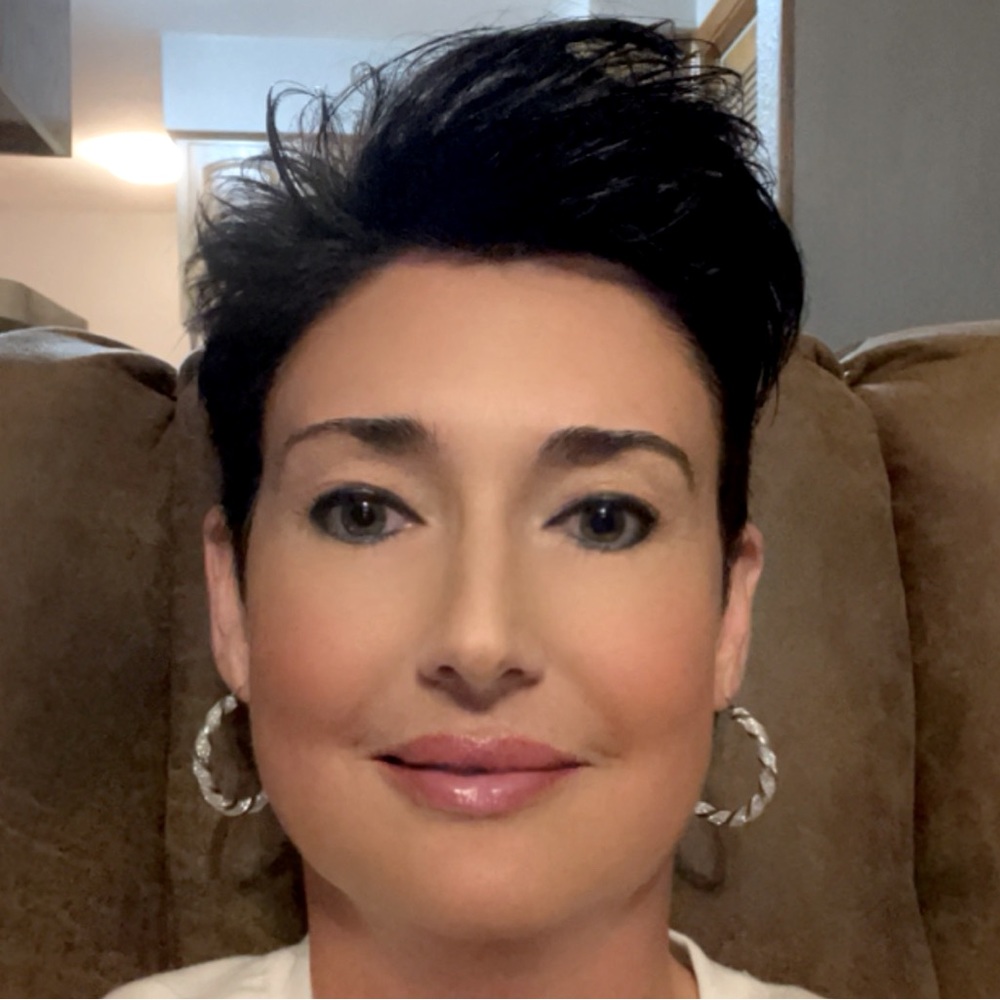 Meet your Posher, Leah